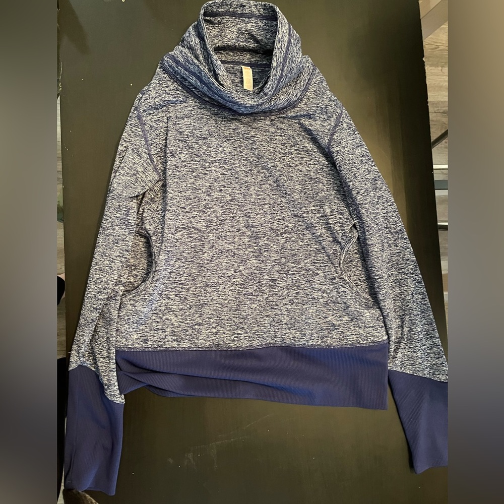 Lucy Sweatshirt w/ Pockets - SP - Gently Used